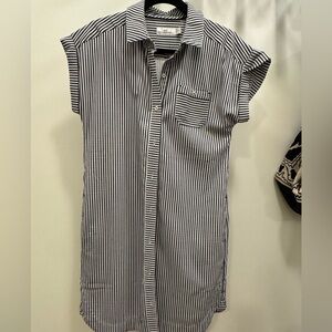 Vineyard Vines black and White Striped Button Down Shirt